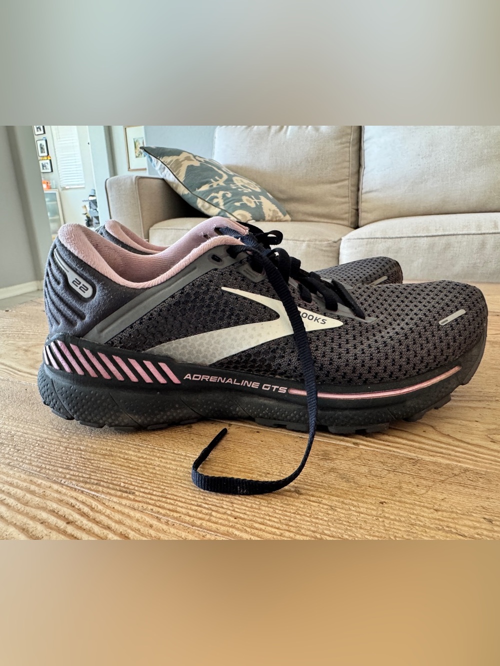 Brooks Women's Adrenaline GTS Running Shoe - Black & Pink